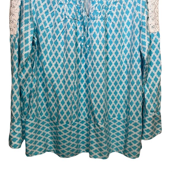 Crown & Ivy Womens XL Blue White Boho Blouse Long Sleeve Lace Trim Top - Picture 4 of 12